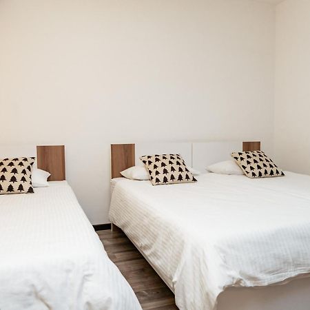 Apartments And Rooms Max-Well Яхорина Екстер'єр фото