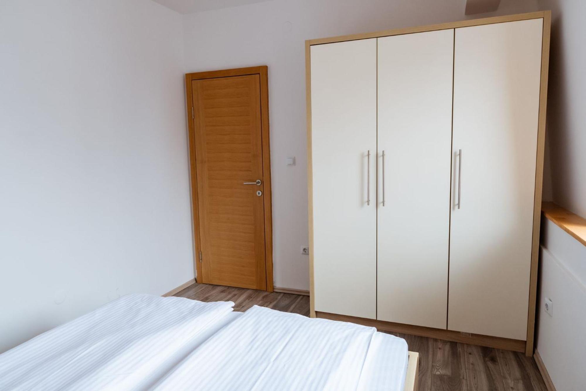 Apartments And Rooms Max-Well Яхорина Екстер'єр фото