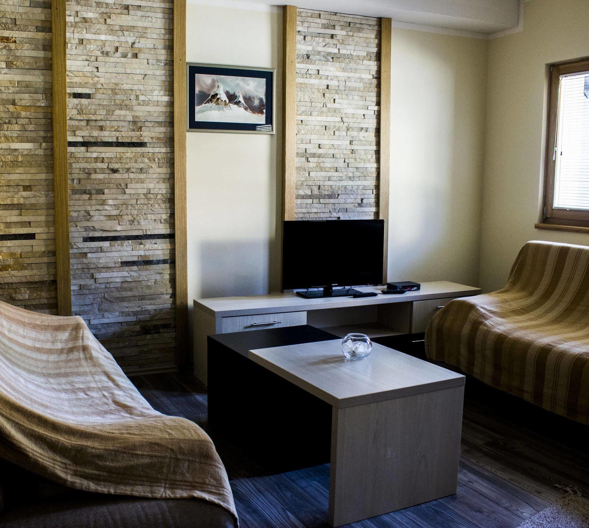 Apartments And Rooms Max-Well Яхорина Екстер'єр фото