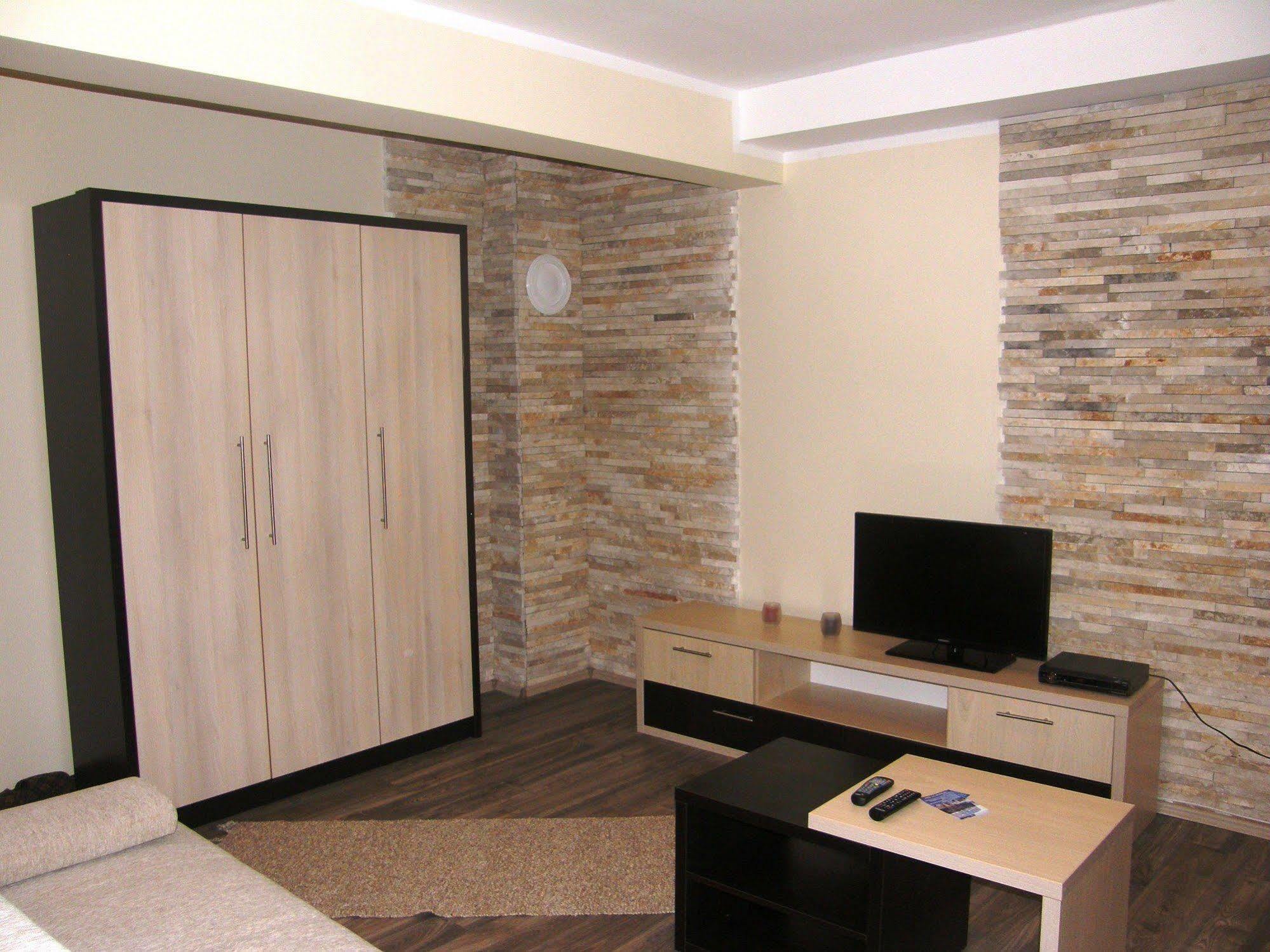 Apartments And Rooms Max-Well Яхорина Екстер'єр фото