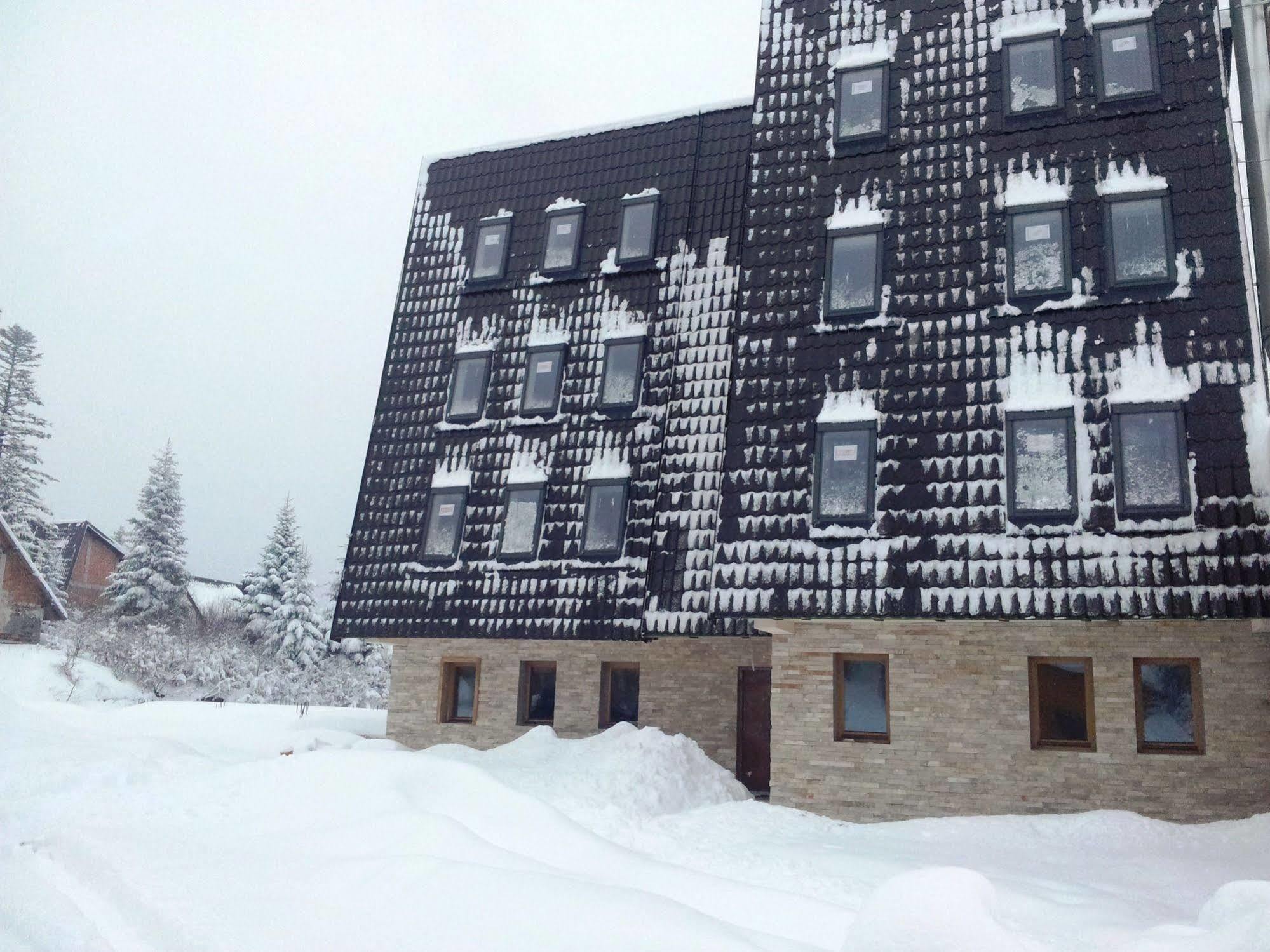 Apartments And Rooms Max-Well Яхорина Екстер'єр фото